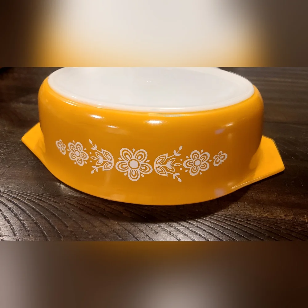 PYREX Vintage Golden Butterfly Baking Casserole Dish with Lid 2.5 Qt